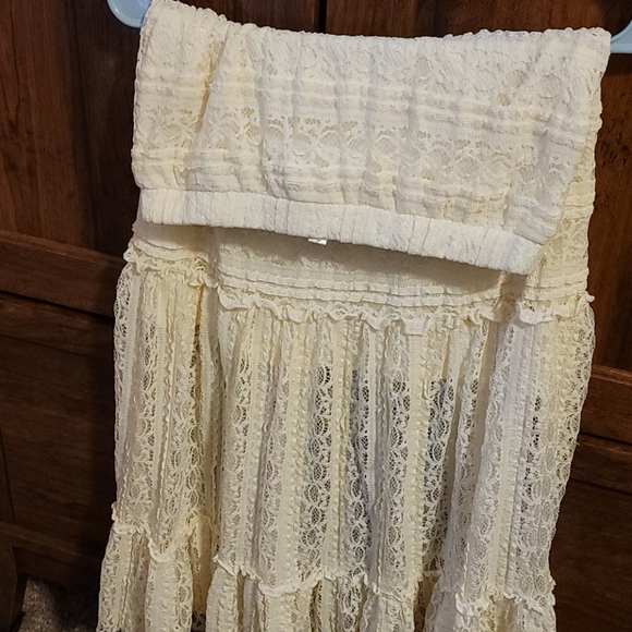 Lace skirt - Picture 2 of 2
